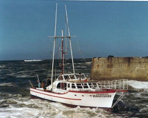 Kingfisher entering Depoe Bay Harbor in 1997 (Image courtesy of Lincoln County Historical Society)