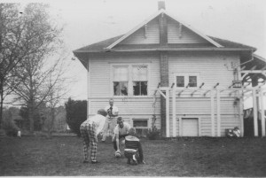 Undated photo of Sunnyside School after transformation into residential use (Photo courtesy Benton County Historical Society) 