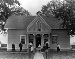 Forest Grove’s 1848 Beeks House during the historic period (Photo courtesy National Register Nomination) 