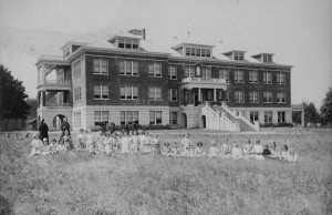 Historic photo of Christie School  (photo courtesy of Lake Oswego Public Library)